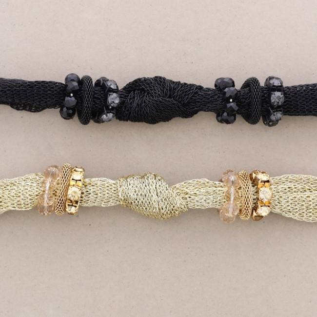 GRID SHORT NECKLACE WITH KNOT BEADS