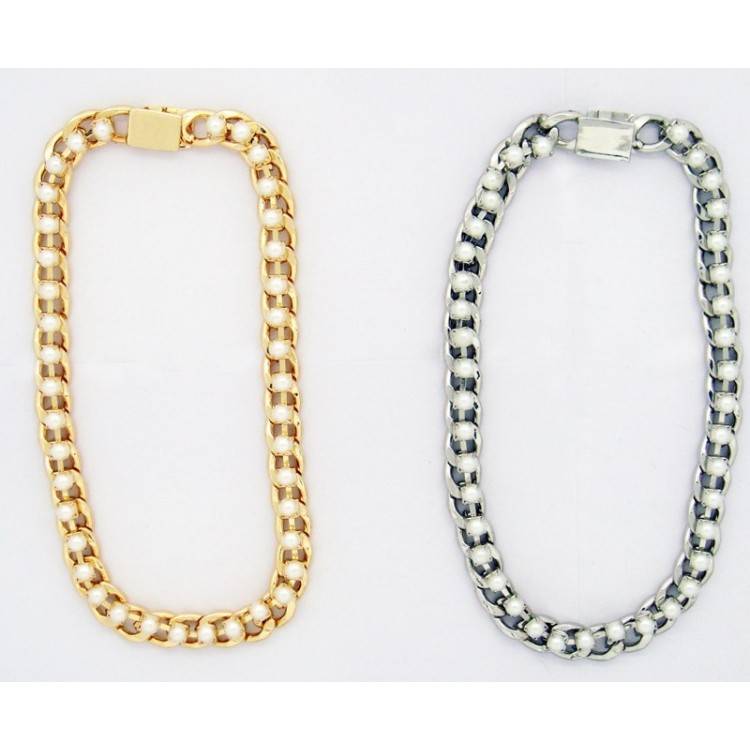 CHAIN SHORT NECKLACE WITH EMBEDDED BEADS 2