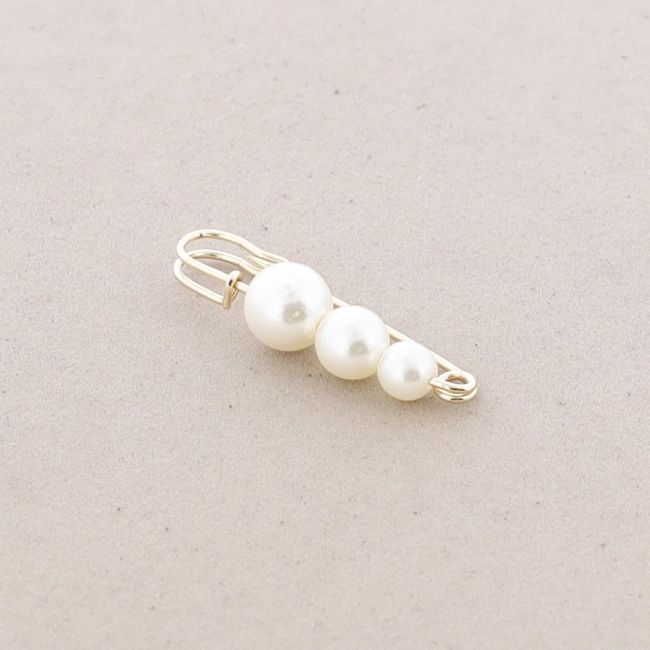 SAFETY PIN THREE IMITATION PEARL BALLS