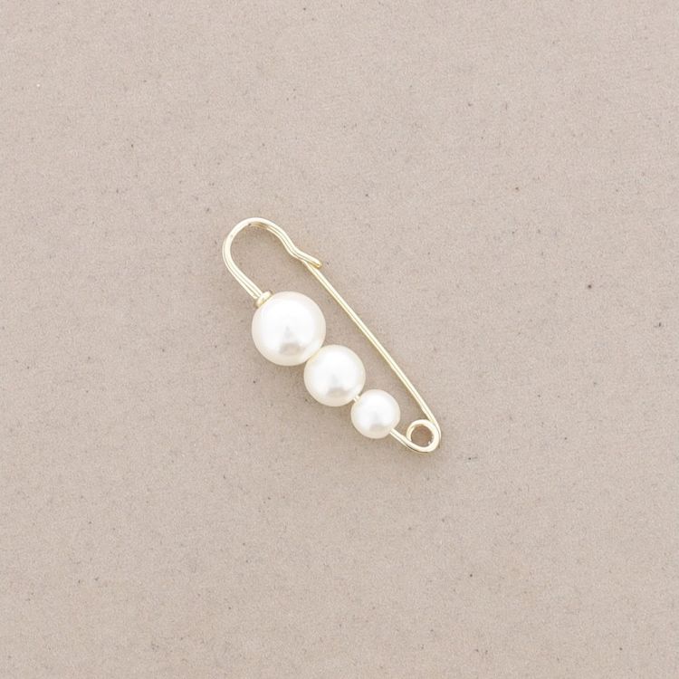 SAFETY PIN THREE IMITATION PEARL BALLS 2