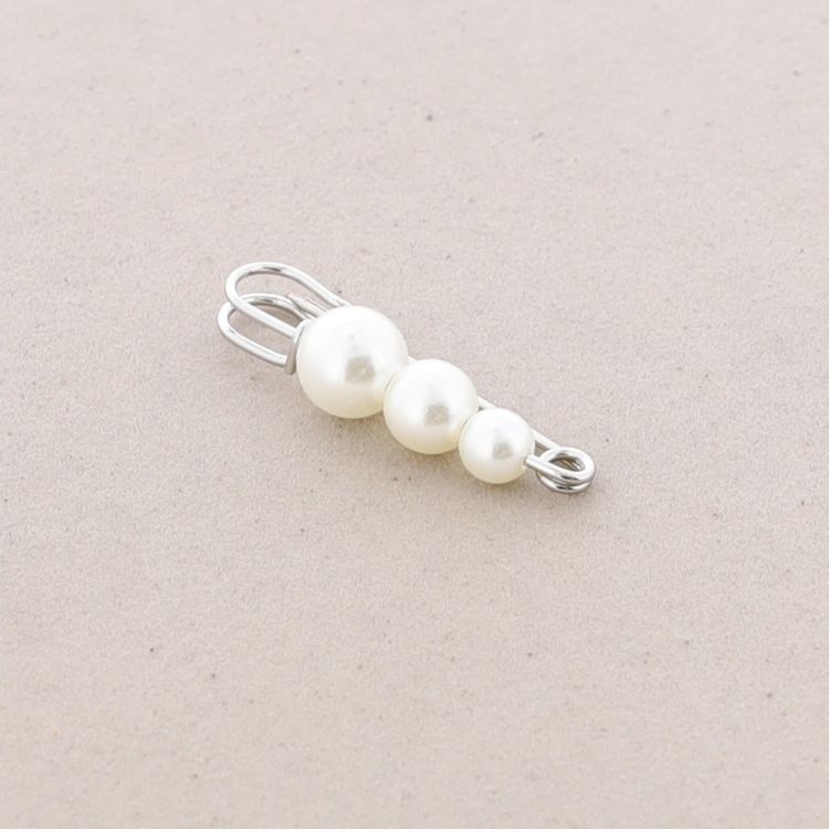 BROCHE IMPERDIBLE TRES BOLAS IMITACIÓN PERLA 2