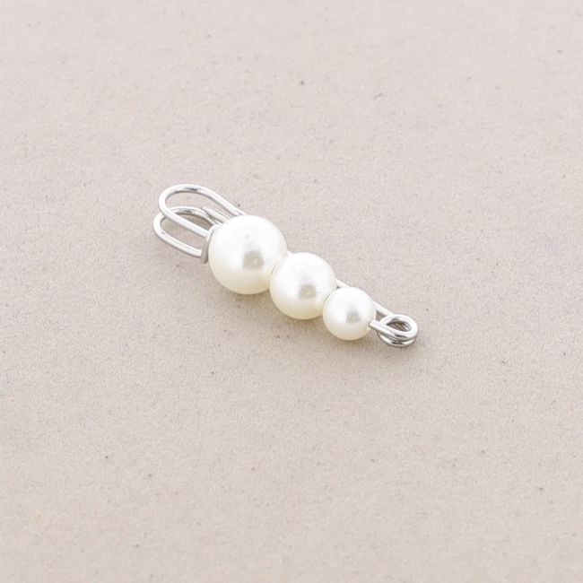SAFETY PIN THREE IMITATION PEARL BALLS