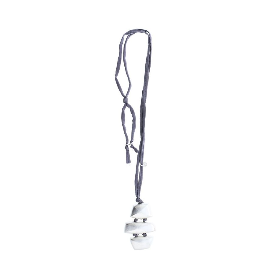 LONG METAL PENDANT NECKLACE