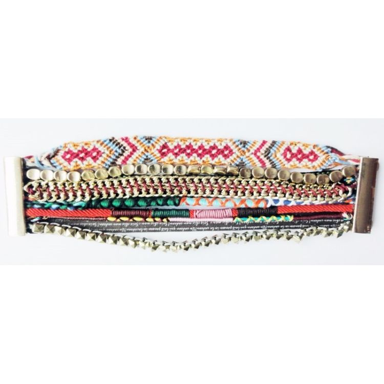SEVERAL MAGNET CLOSURE BRACELET