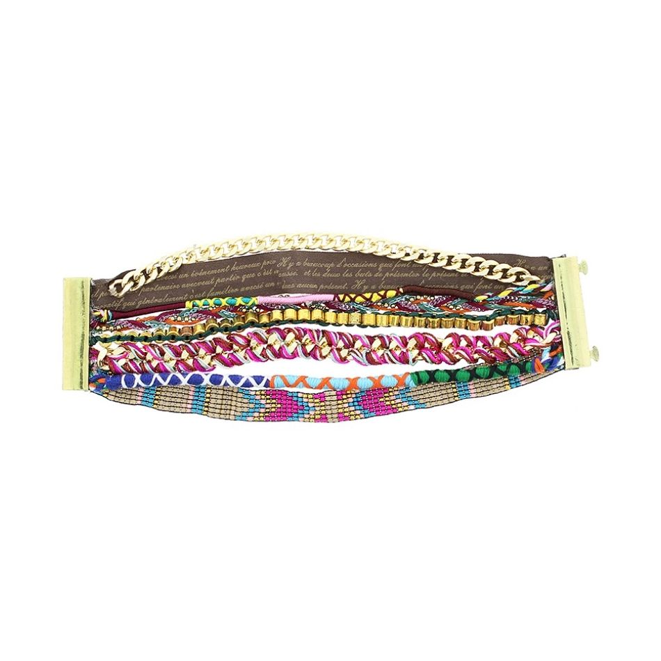 MULTI-STRAND BRACELET WITH MAGNET CLOSURE
