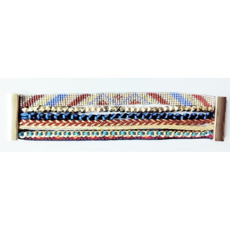 SEVERAL MAGNET CLOSURE BRACELET