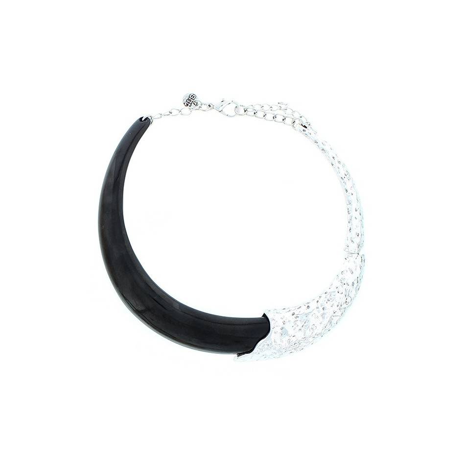 RESIN METAL HALF-MOON SHORT NECKLACE