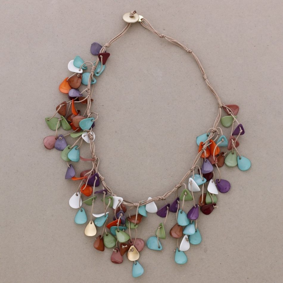 RESIN PETALS PENDANTS BIB SHORT NECKLACE