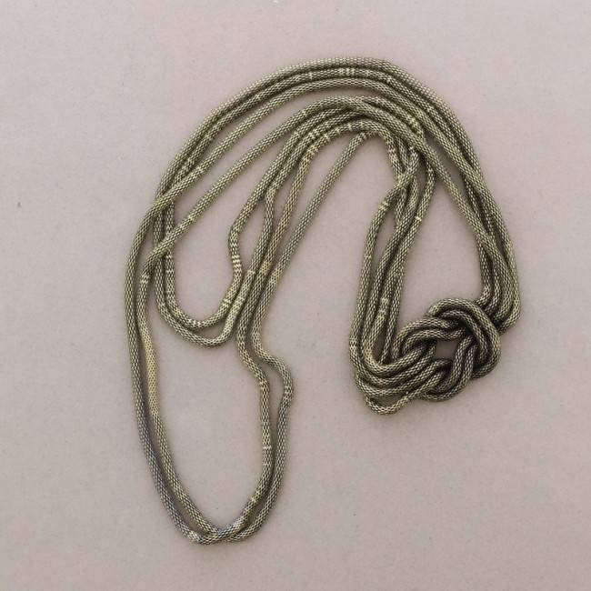 LONG NECKLACE WITH METAL CHAINS