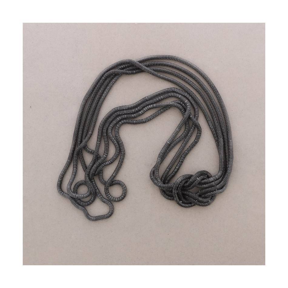 LONG NECKLACE WITH METAL CHAINS