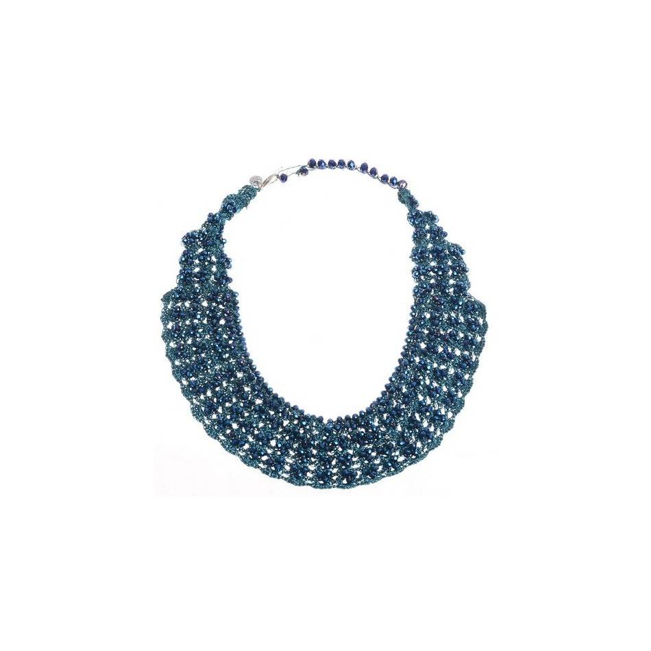 WOVEN SHORT NECKLACE WITH FACETED CRYSTALS