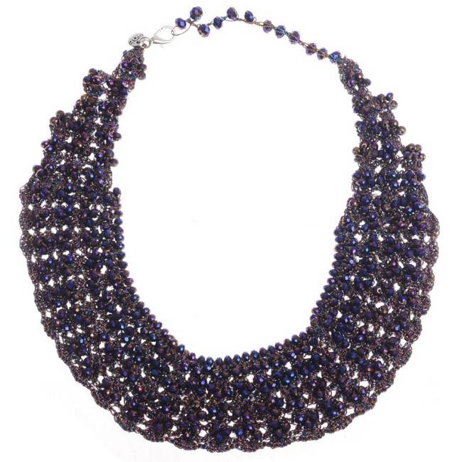 WOVEN SHORT NECKLACE WITH FACETED CRYSTALS