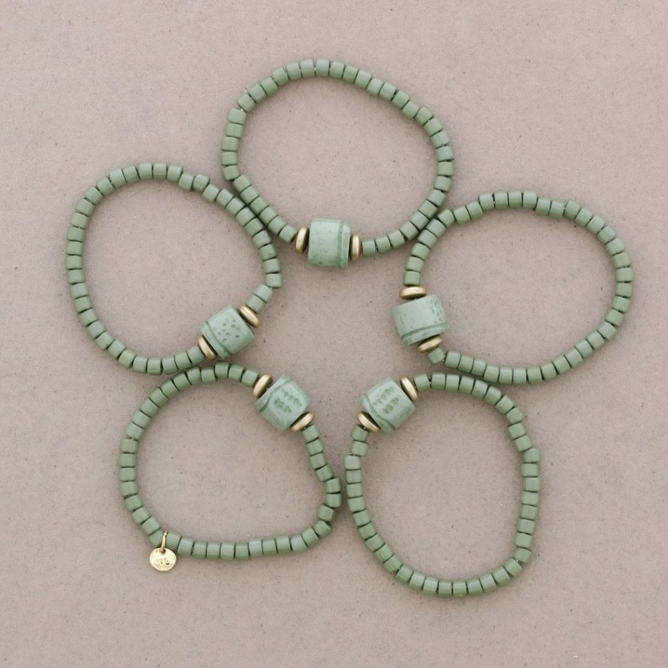 PULSERA ELÁSTICA 5 TIRAS CUENTAS RESINA
