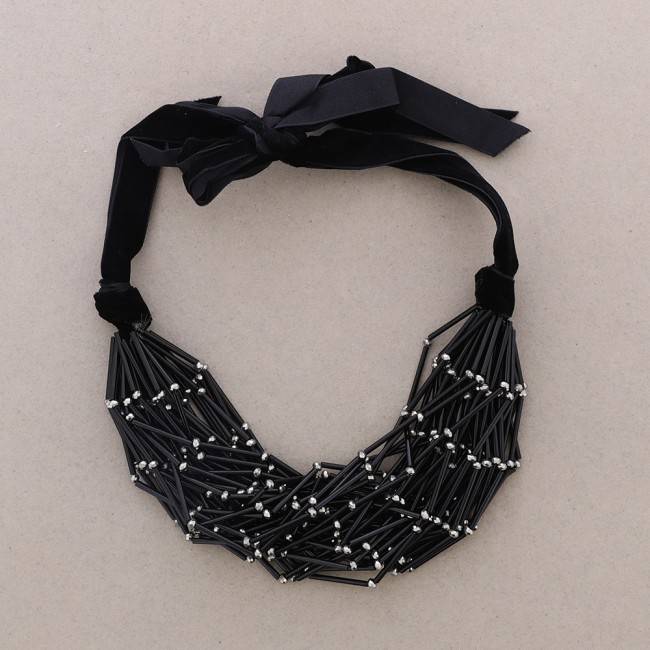 BEADED MULTI-STRAND SHORT NECKLACE