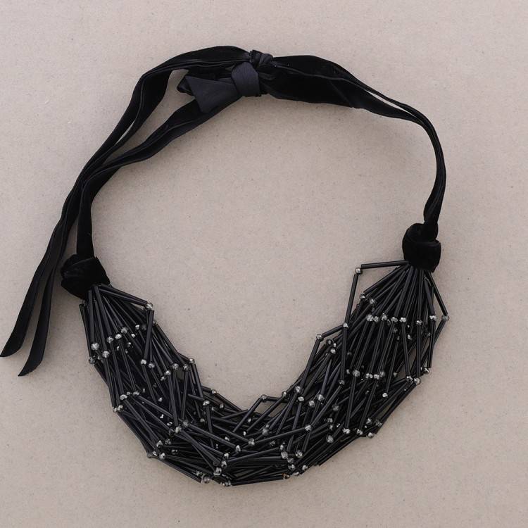 BEADED MULTI-STRAND SHORT NECKLACE 2