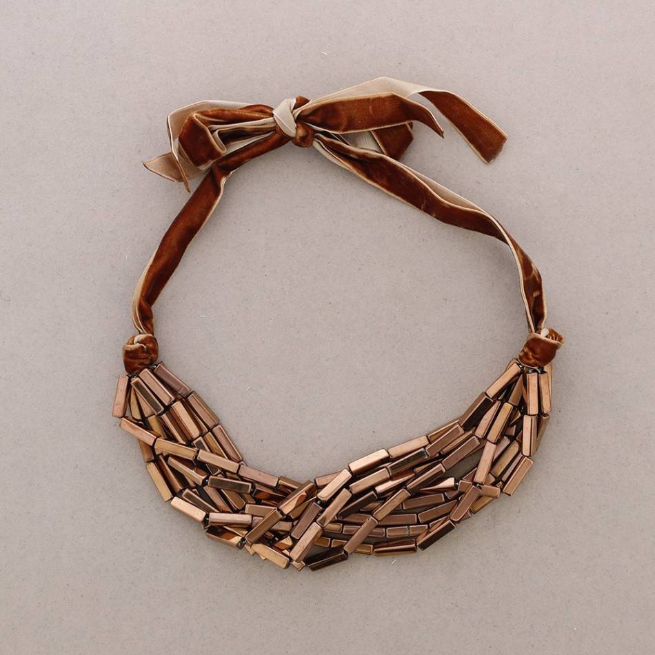 CRYSTAL BEADS SHORT NECKLACE