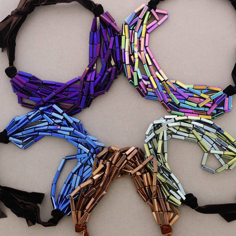 CRYSTAL BEADS SHORT NECKLACE