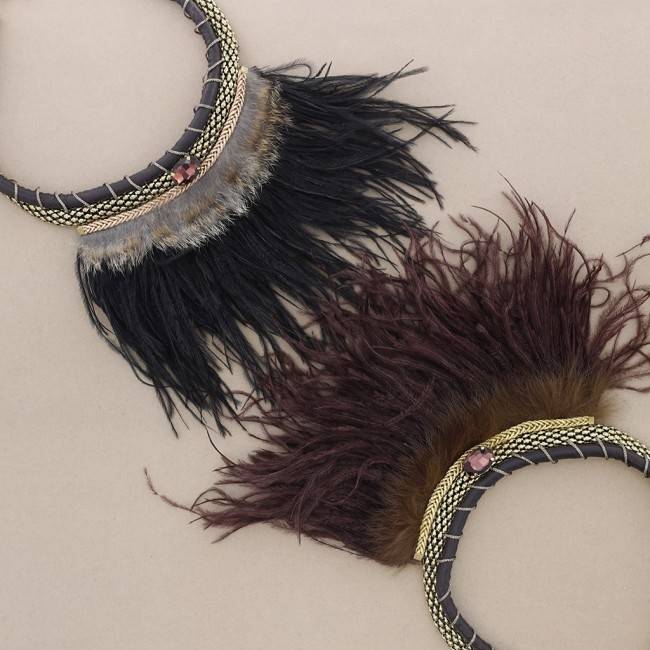 FEATHERS SHORT NECKLACE