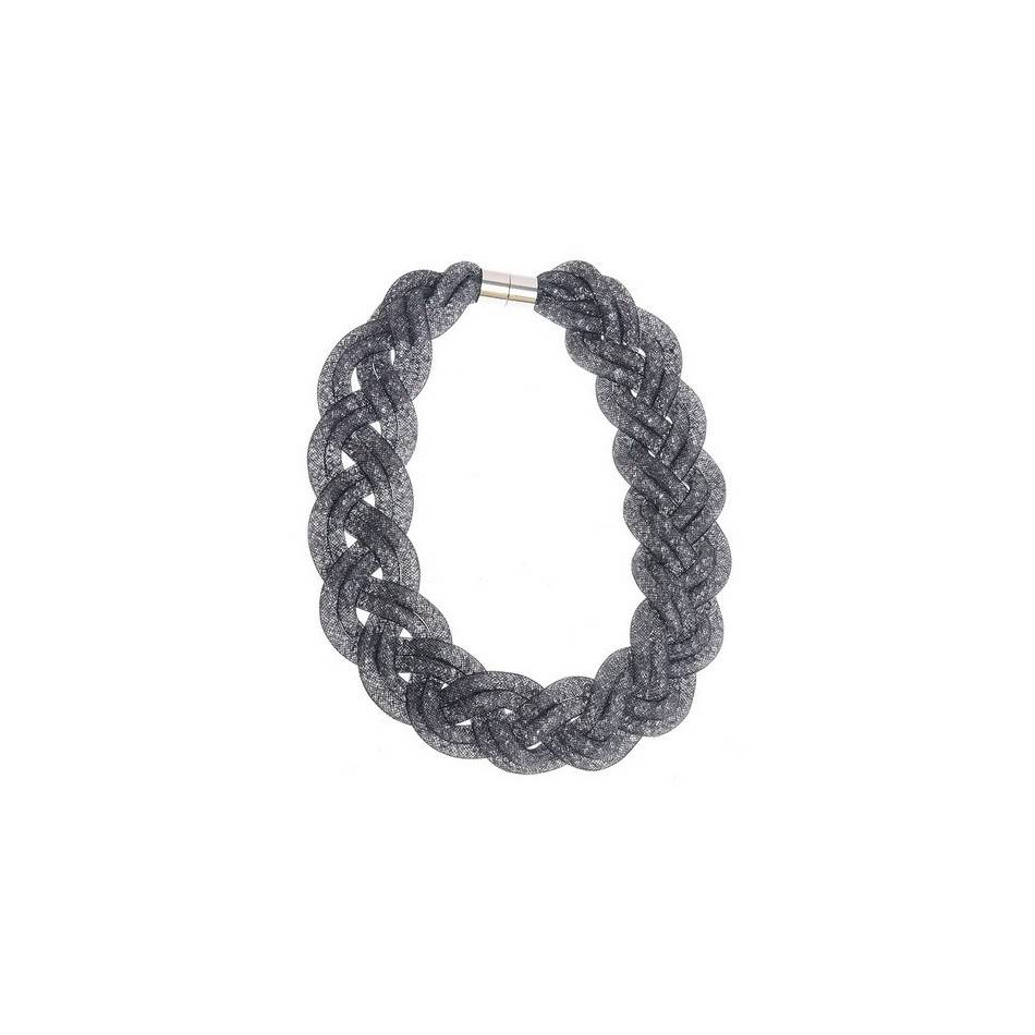 BRAIDED SHORT NECKLACE WITH STUFFED TUBES