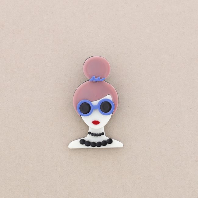 BUN GIRL RESIN BROOCH