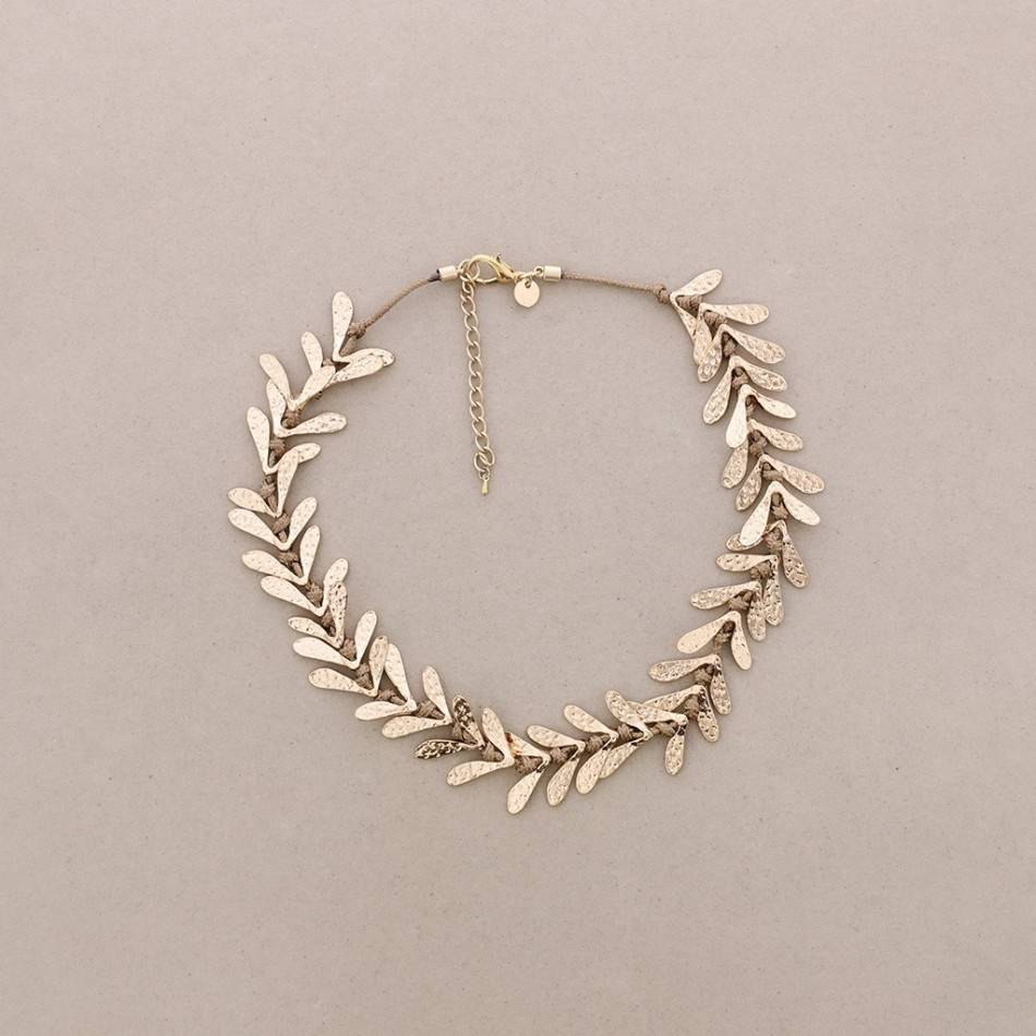 LEATHER SHORT NECKLACE WITH METAL BEADS