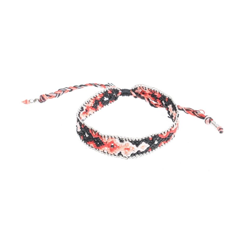 ETHNIC MACRAME BRACELET