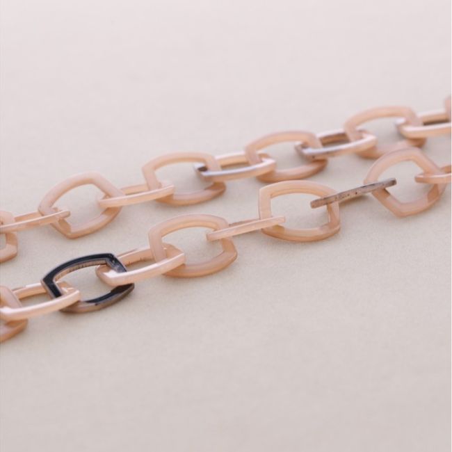COLLAR LARGO ESLABONES RESINA