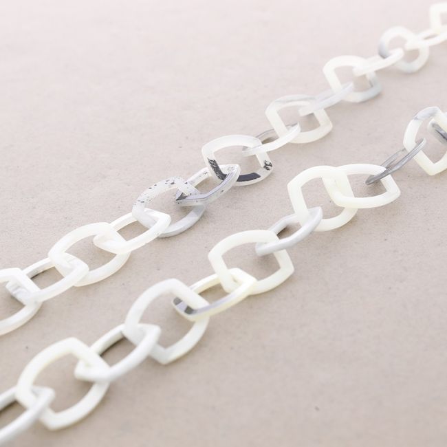 COLLAR LARGO ESLABONES RESINA