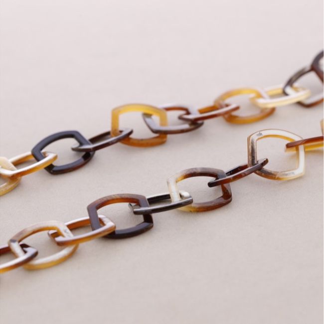 LONG RESIN LINK NECKLACE