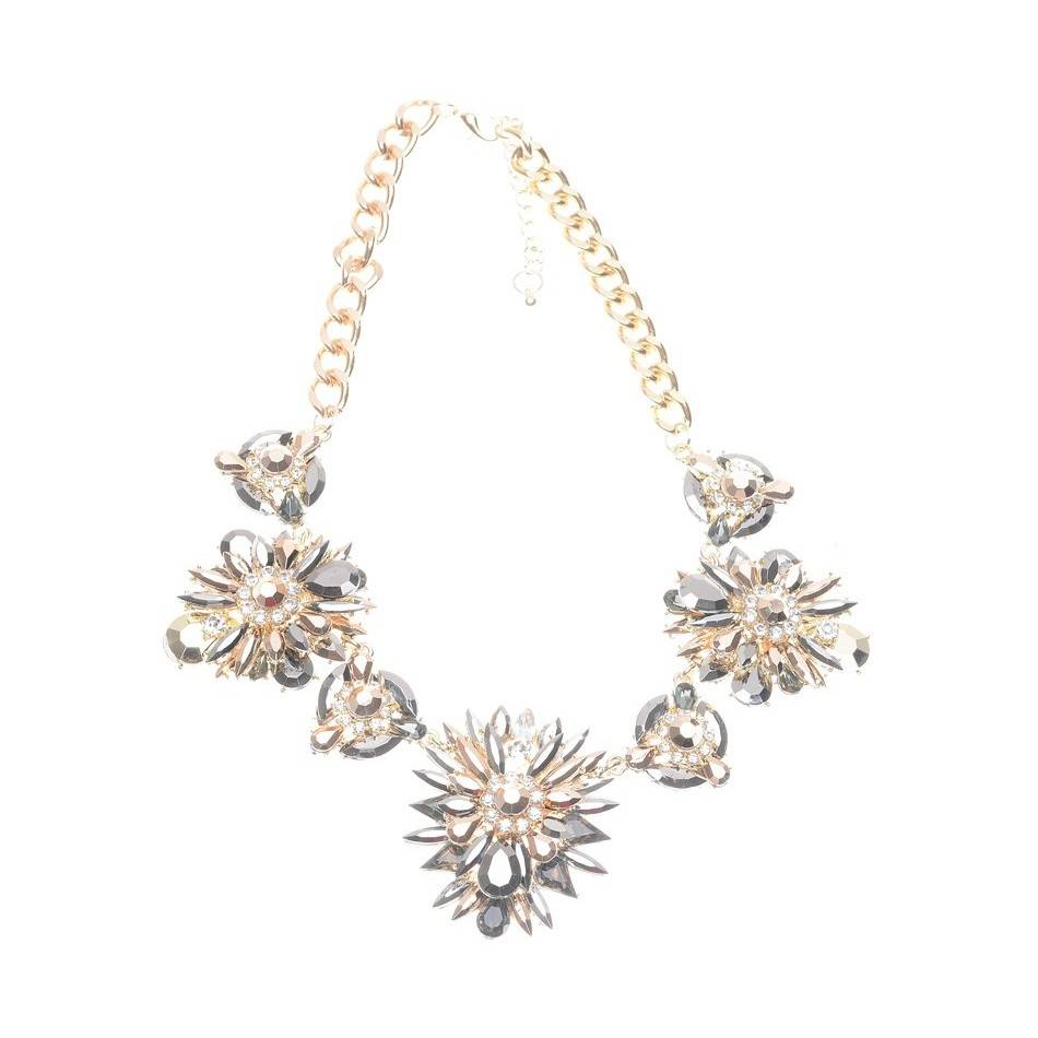 SHORT NECKLACE WITH FACETED CRYSTALS