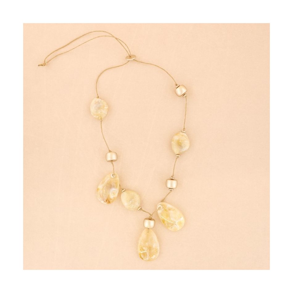 LONG NECKLACE WITH RESIN BEADS