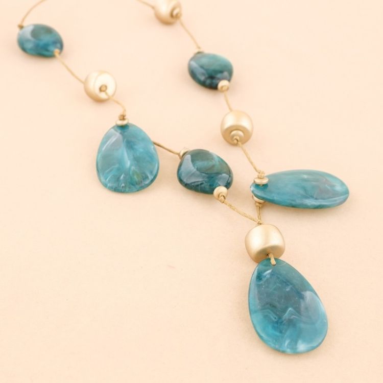 COLLAR LARGO CUENTAS RESINA