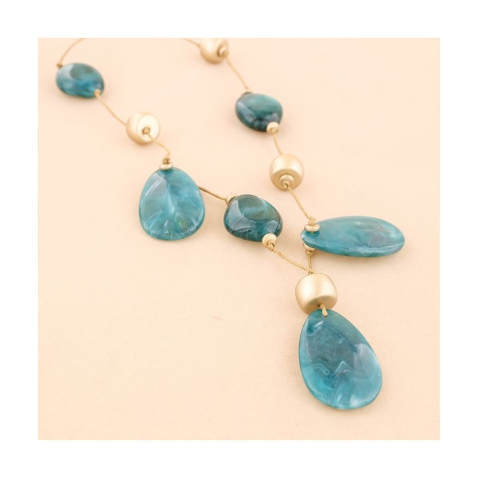 LONG NECKLACE WITH RESIN BEADS