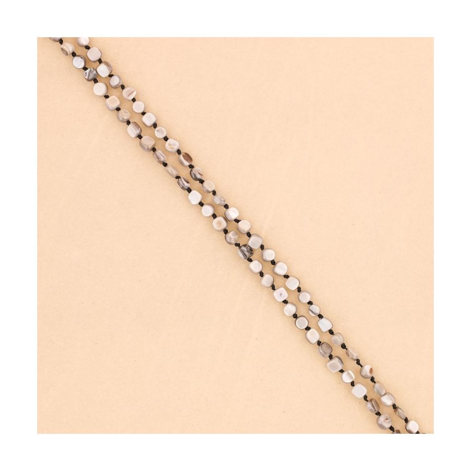 LONG NECKLACE WITH ROUND NACRE BEADS 1.2M