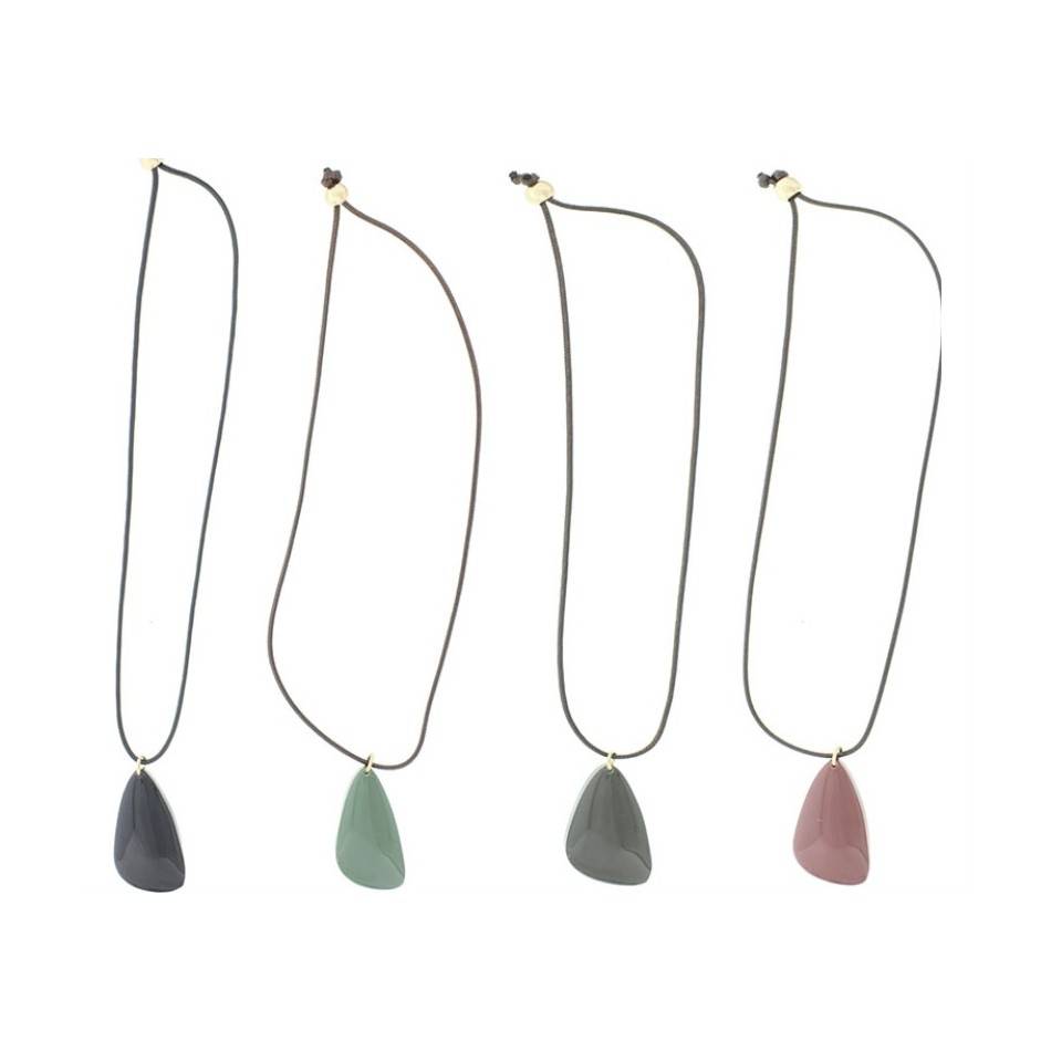 LONG PENDANT NECKLACE RESIN
