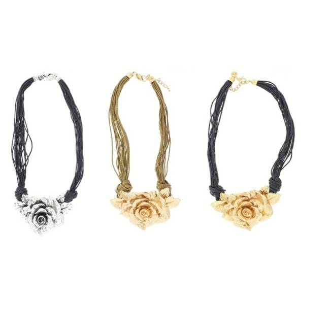 METAL FLOWER SHORT NECKLACE