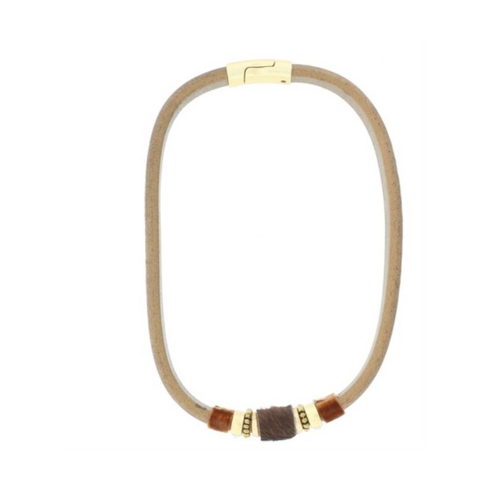 LEATHER SHORT NECKLACE WITH BEADS