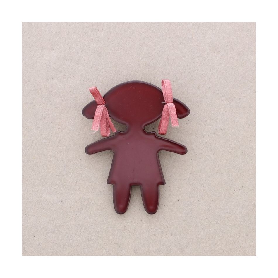 BROCHE MUÑECA RESINA