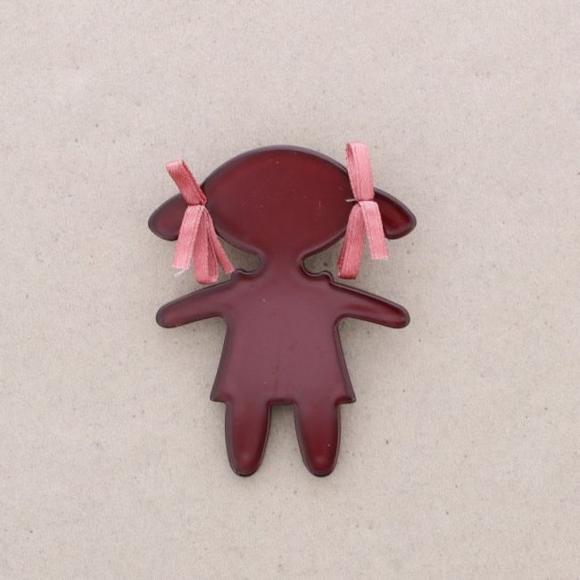 BROCHE MUÑECA RESINA