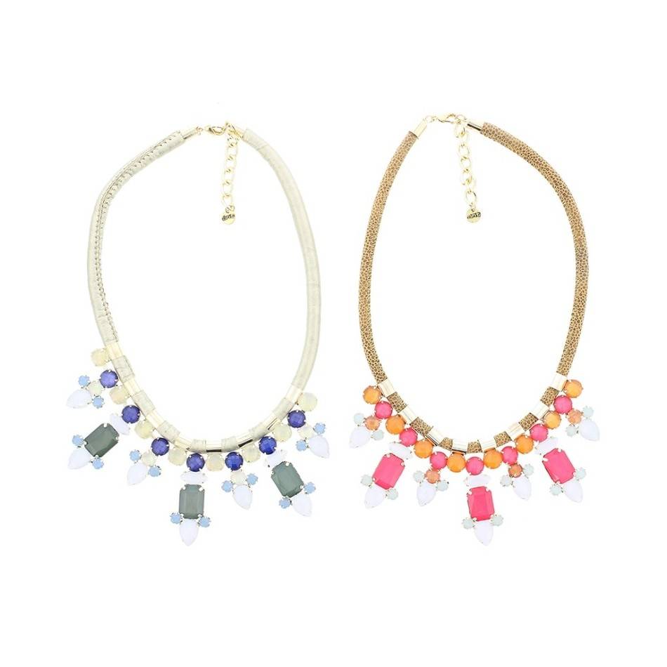 INCLUDED BEADS SHORT NECKLACE