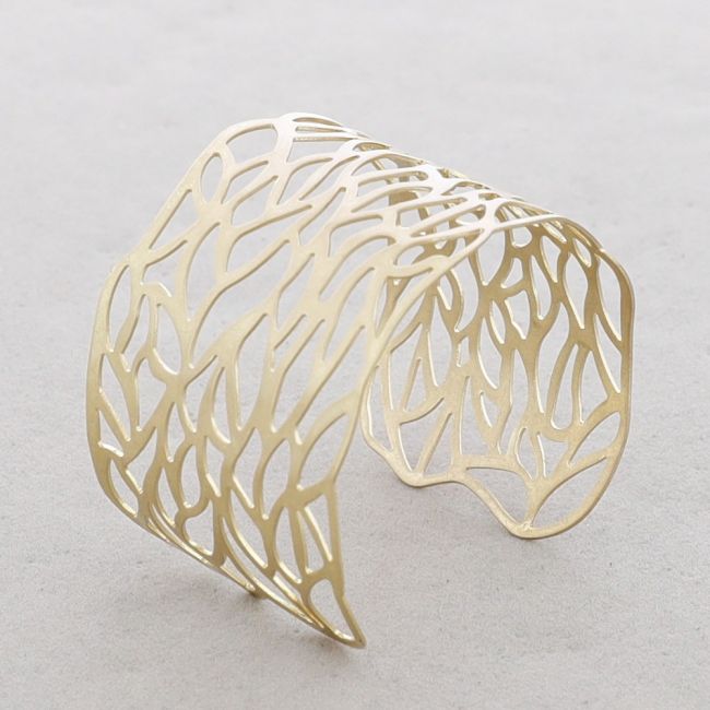 ADJUSTABLE FILIGREE METAL BRACELET
