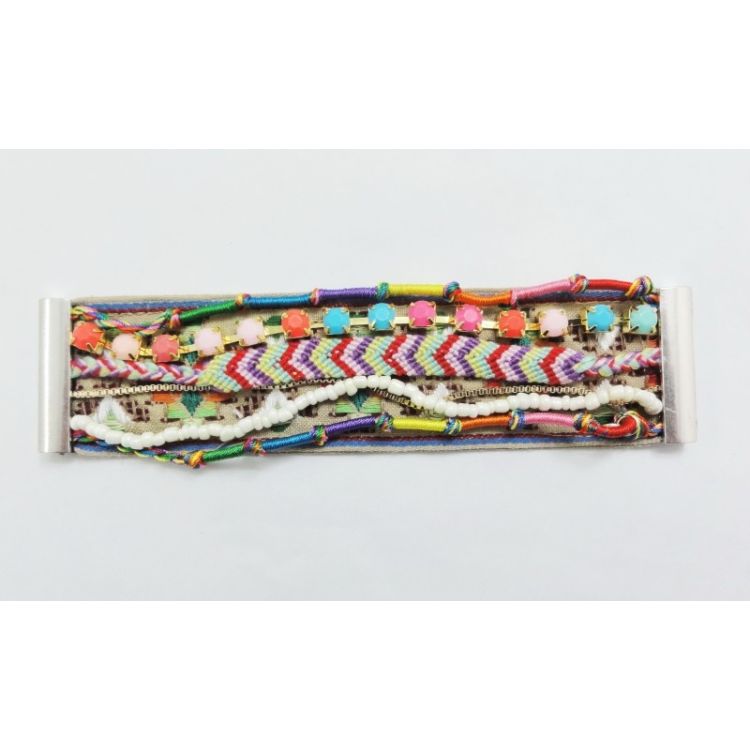 SEVERAL MAGNET CLOSURE BRACELET