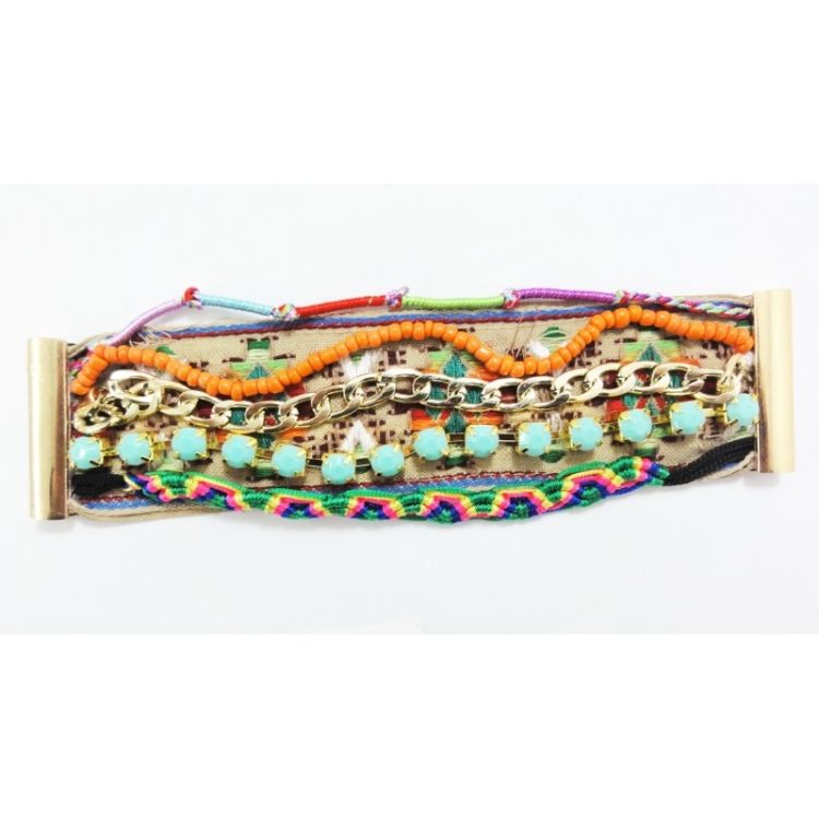 ETHNIC BRACELET WITH MAGNET CLOSURE