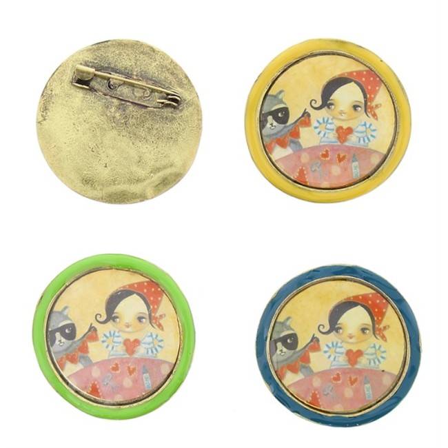 METAL ENAMEL BROOCH