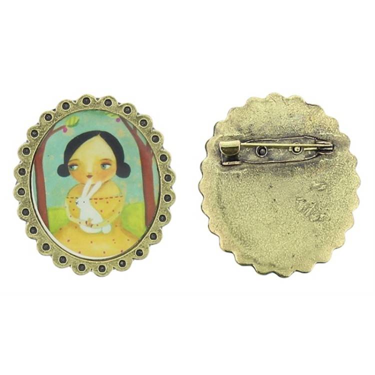 METAL ENAMEL BROOCH