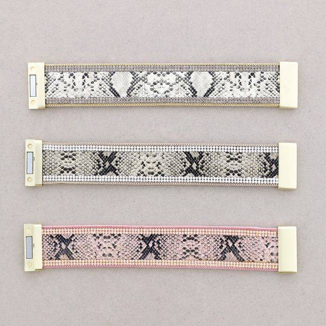 PRINTED BRACELET WITH MAGNET CLOSURE