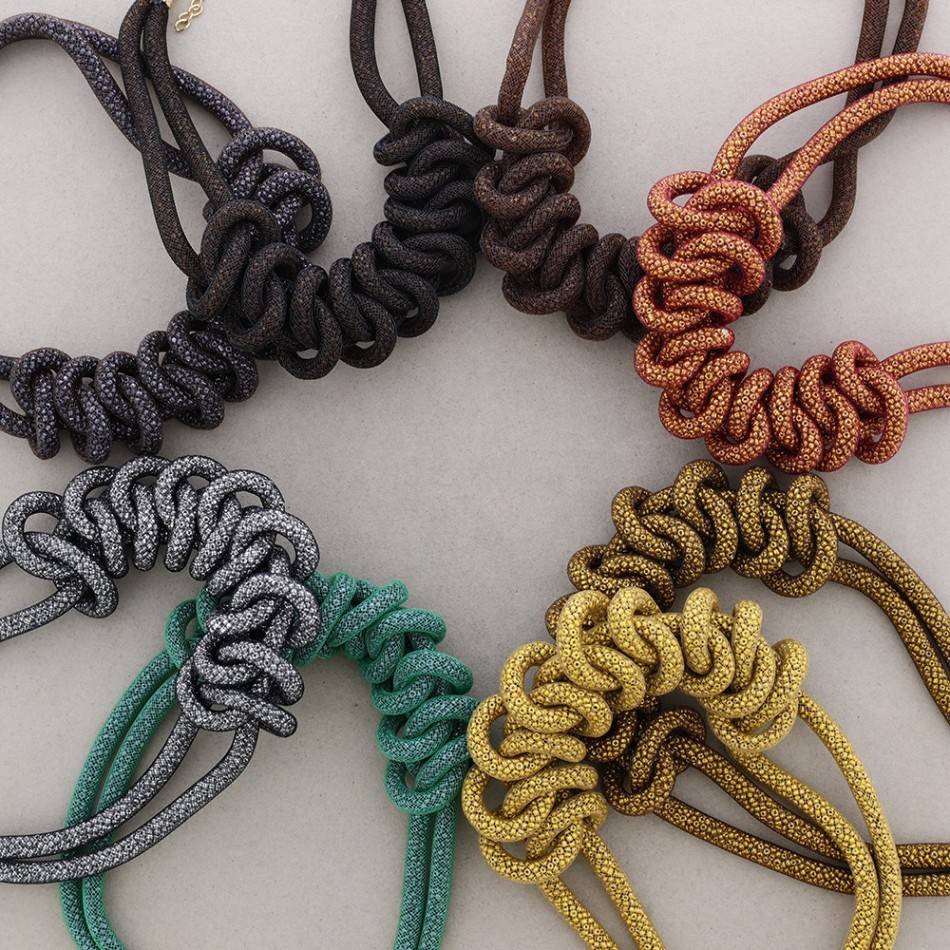 FILLED TUBES KNOT SHORT NECKLACE