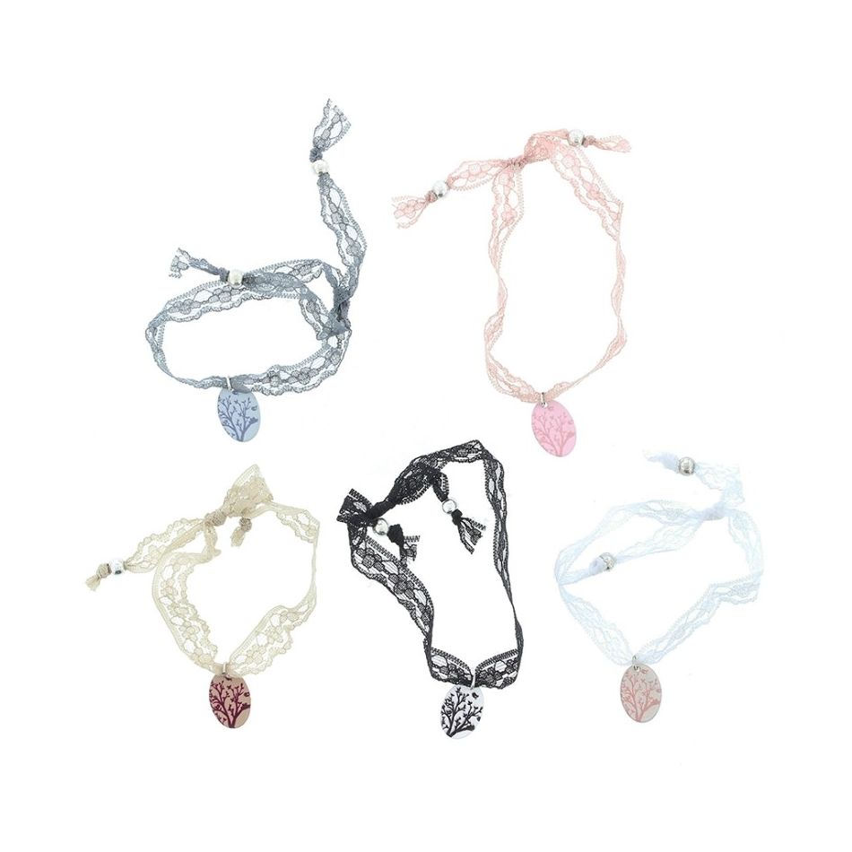 HANGING LACE BRACELET. PRINT