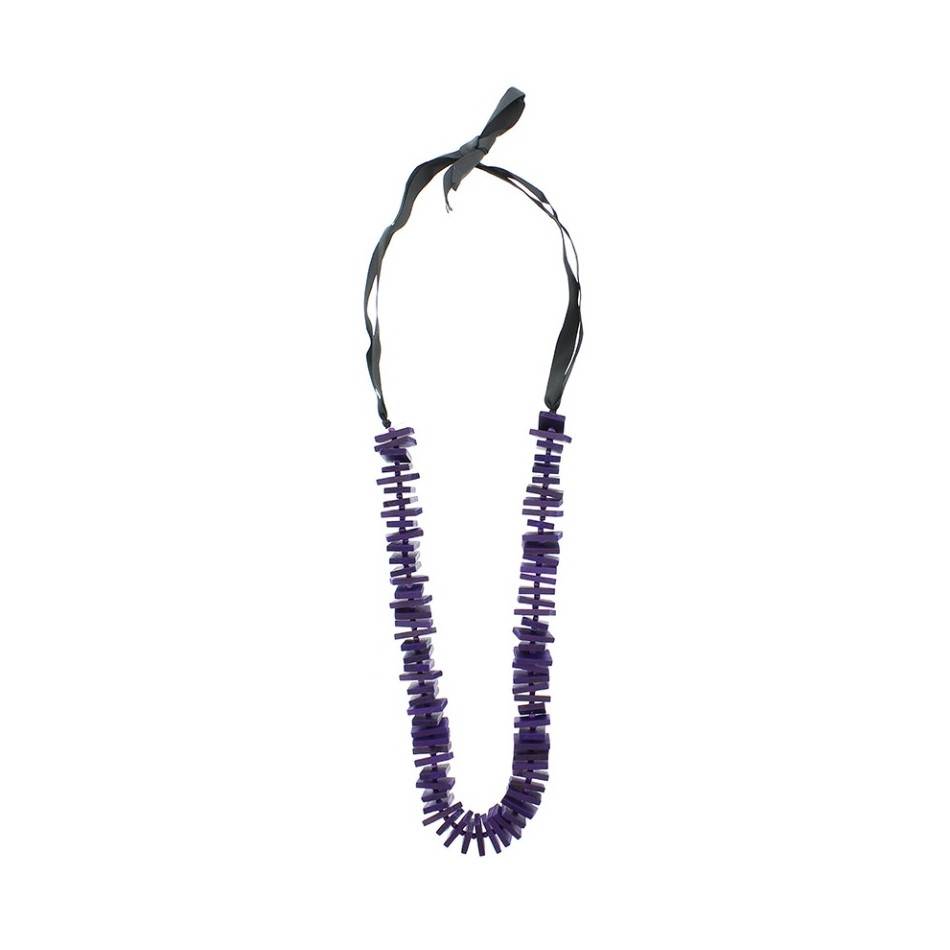 LONG NECKLACE WITH WOODEN BEADS