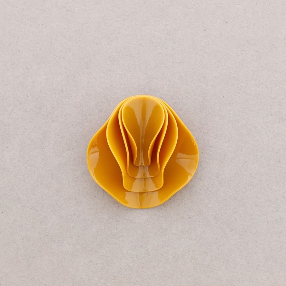 RESIN LAYERED BROOCH